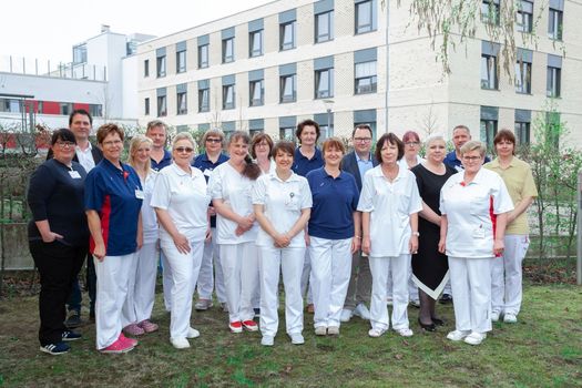 Pflegeteam auf dem Campus des Klinikum Kaulsdorf