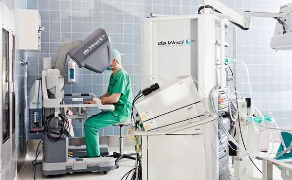 Operation mit dem Da-Vinci-System am Klinikum Neukölln
